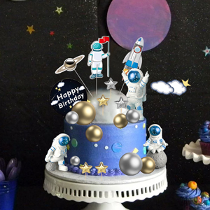 astronaut cake topper